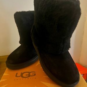 UGG Women’s Patten Boots